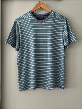 Bahama Bay Club Men's M Short Sleeve V-Neck Striped Cotton Blue T-Shirt Resort